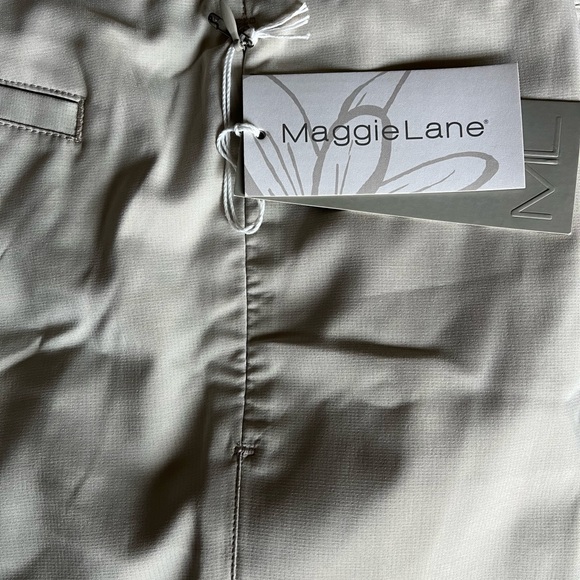 Golf Maggie Lane Women Golf Flat Front Tech Pant Tan/Beige NWT size 6/32 inseam - Picture 5 of 5